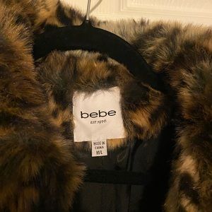 Women’s Bebe fake fur caplet